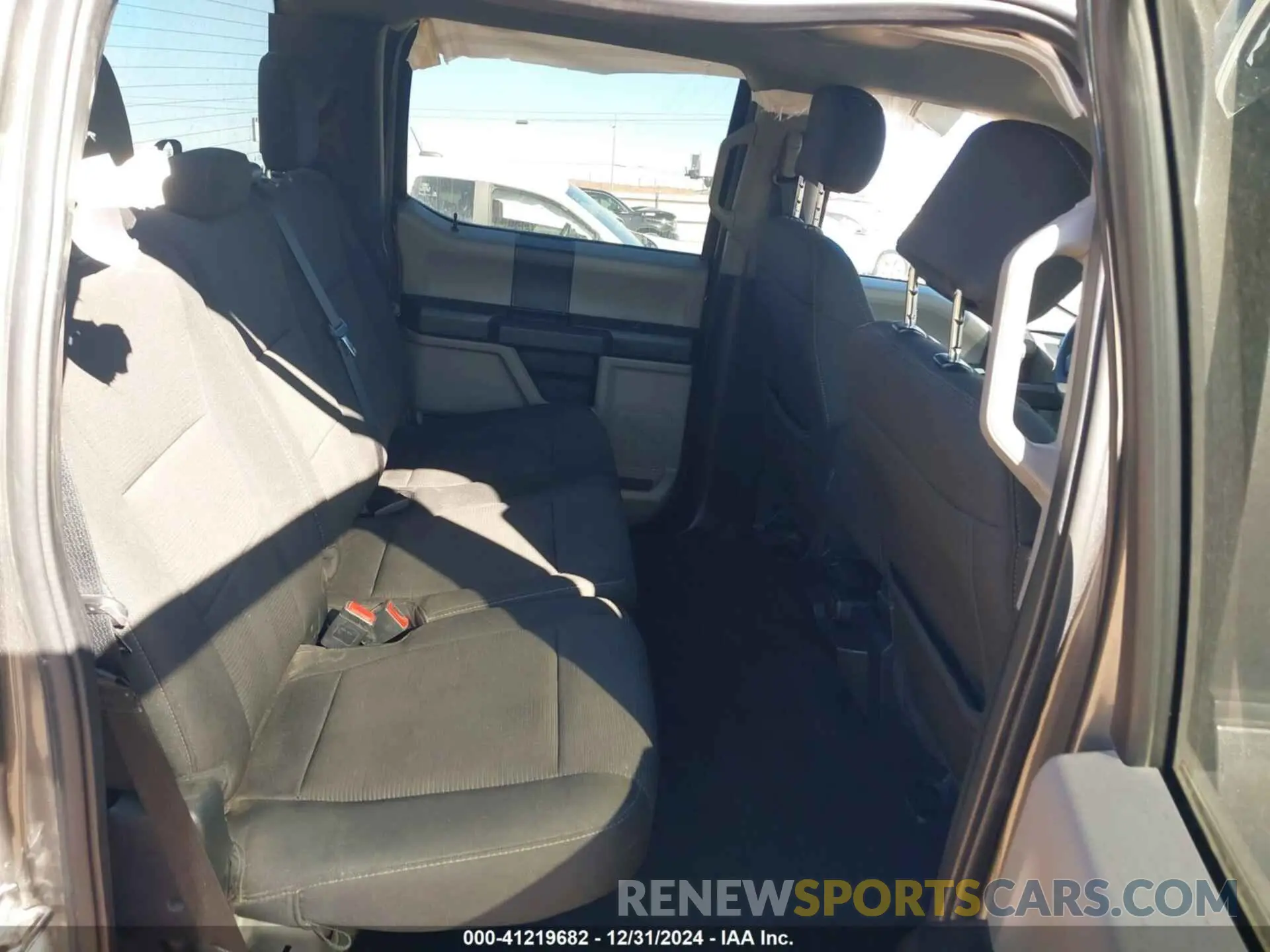 8 fotografías del automóvil dañado 1FTEW1EP4KKE47793 FORD F-150 2019
