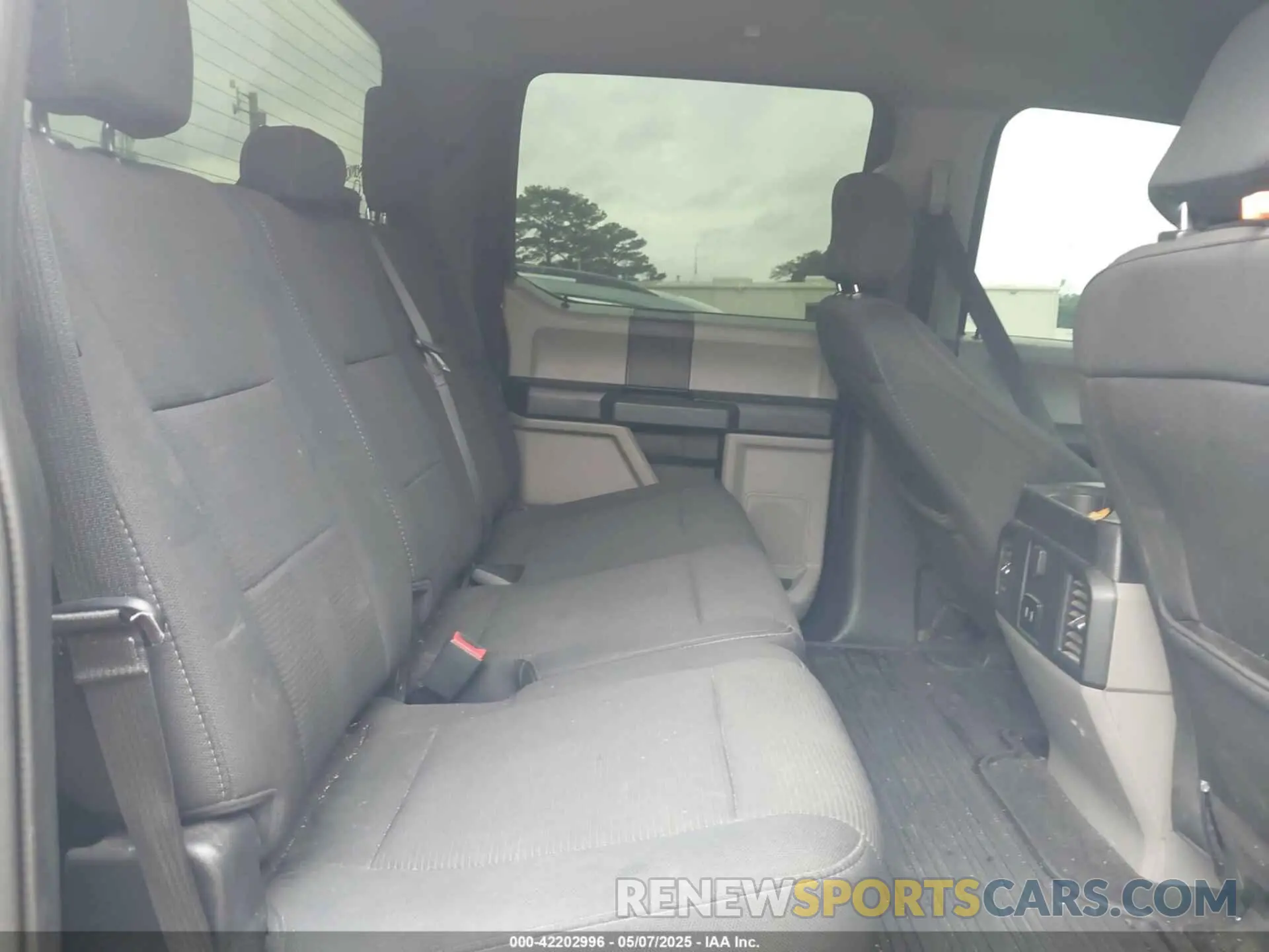 8 fotografías del automóvil dañado 1FTEW1EP5KKD10667 FORD F-150 2019