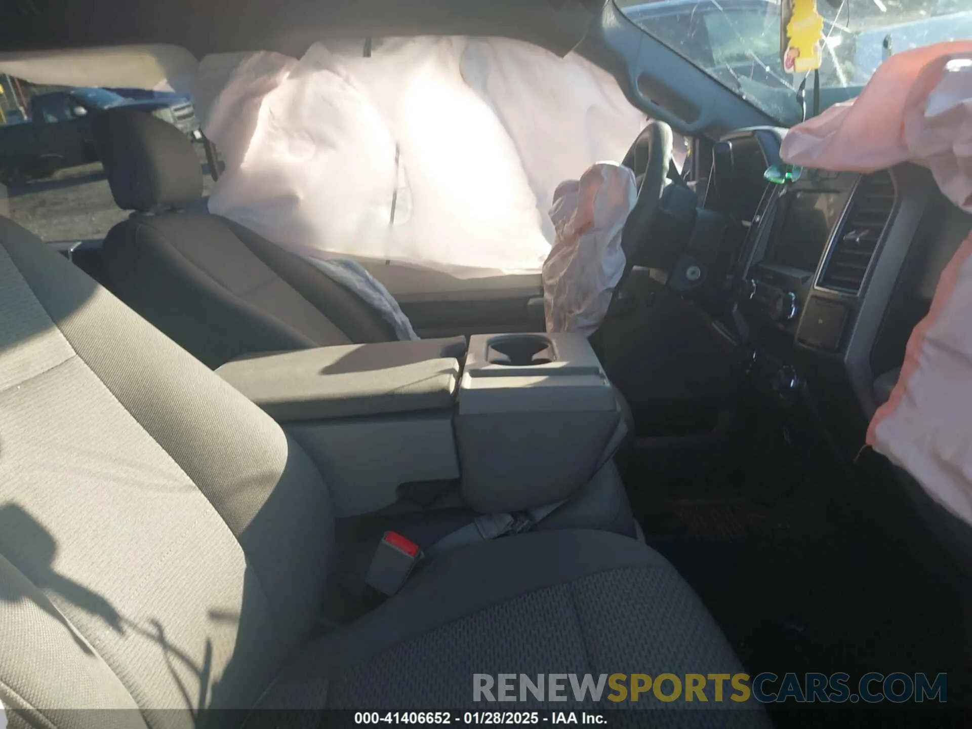 5 fotografías del automóvil dañado 1FTEW1EPXKFA49089 FORD F-150 2019