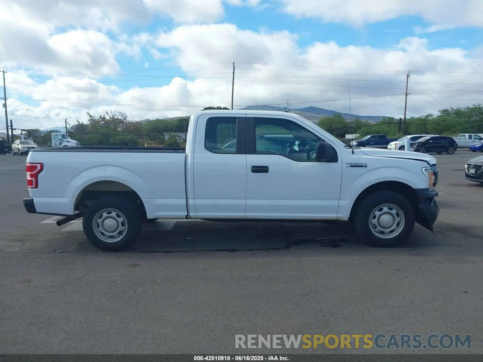 13 fotografías del automóvil dañado 1FTEX1C48KKD51946 FORD F-150 2019