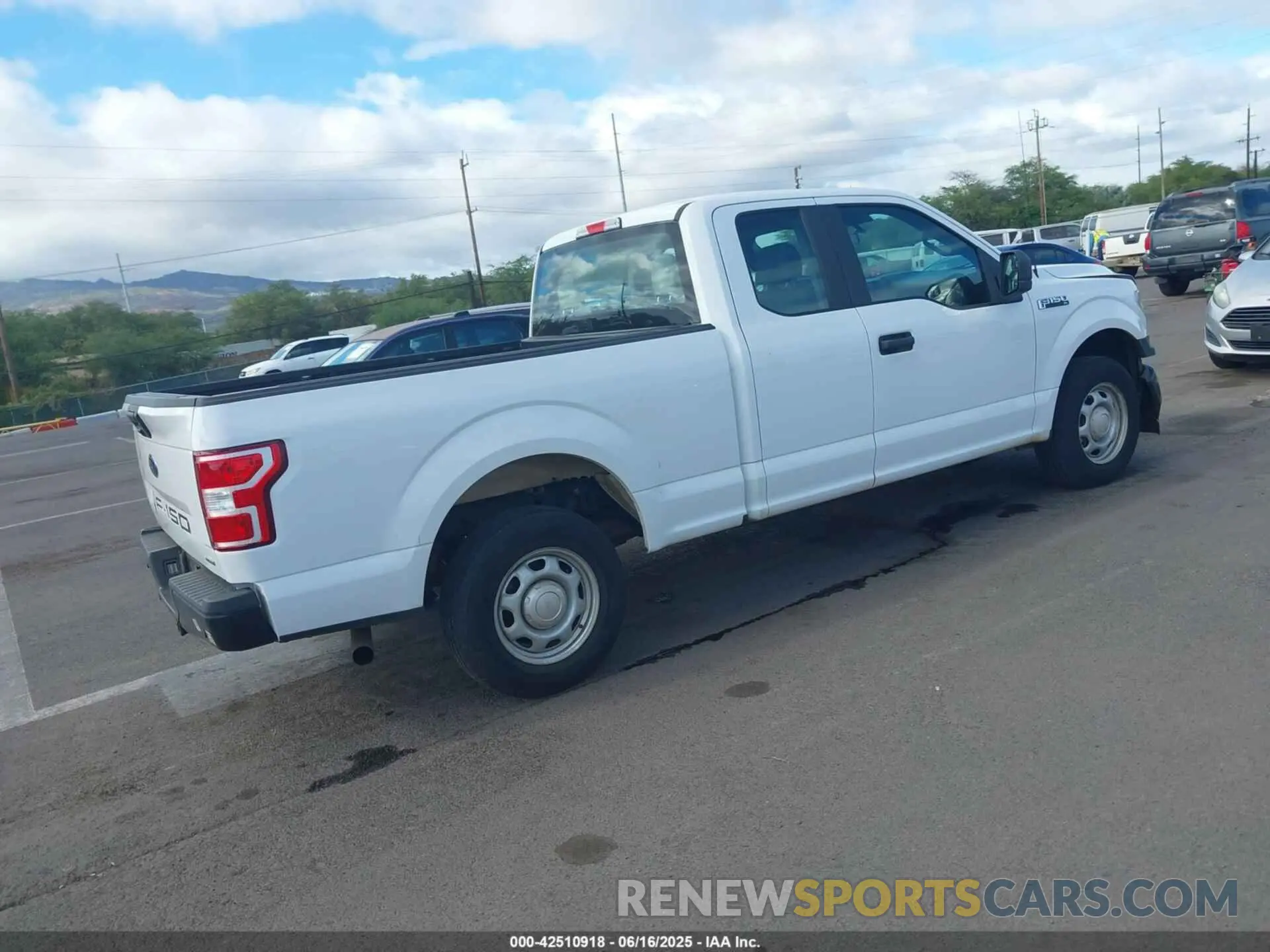 4 fotografías del automóvil dañado 1FTEX1C48KKD51946 FORD F-150 2019