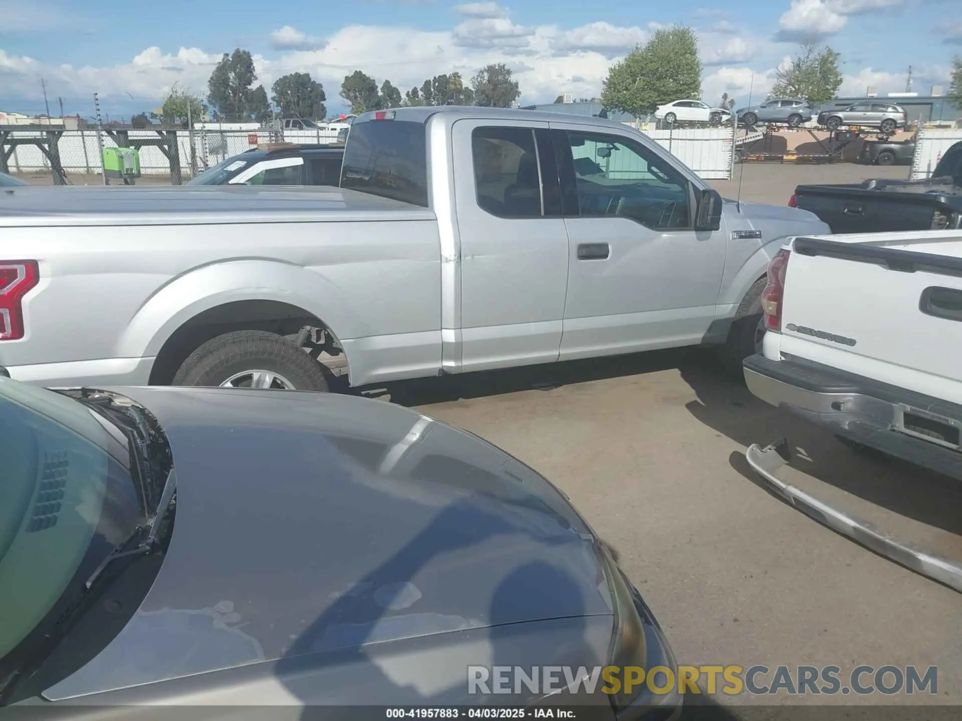 13 fotografías del automóvil dañado 1FTEX1C52KKD85213 FORD F-150 2019