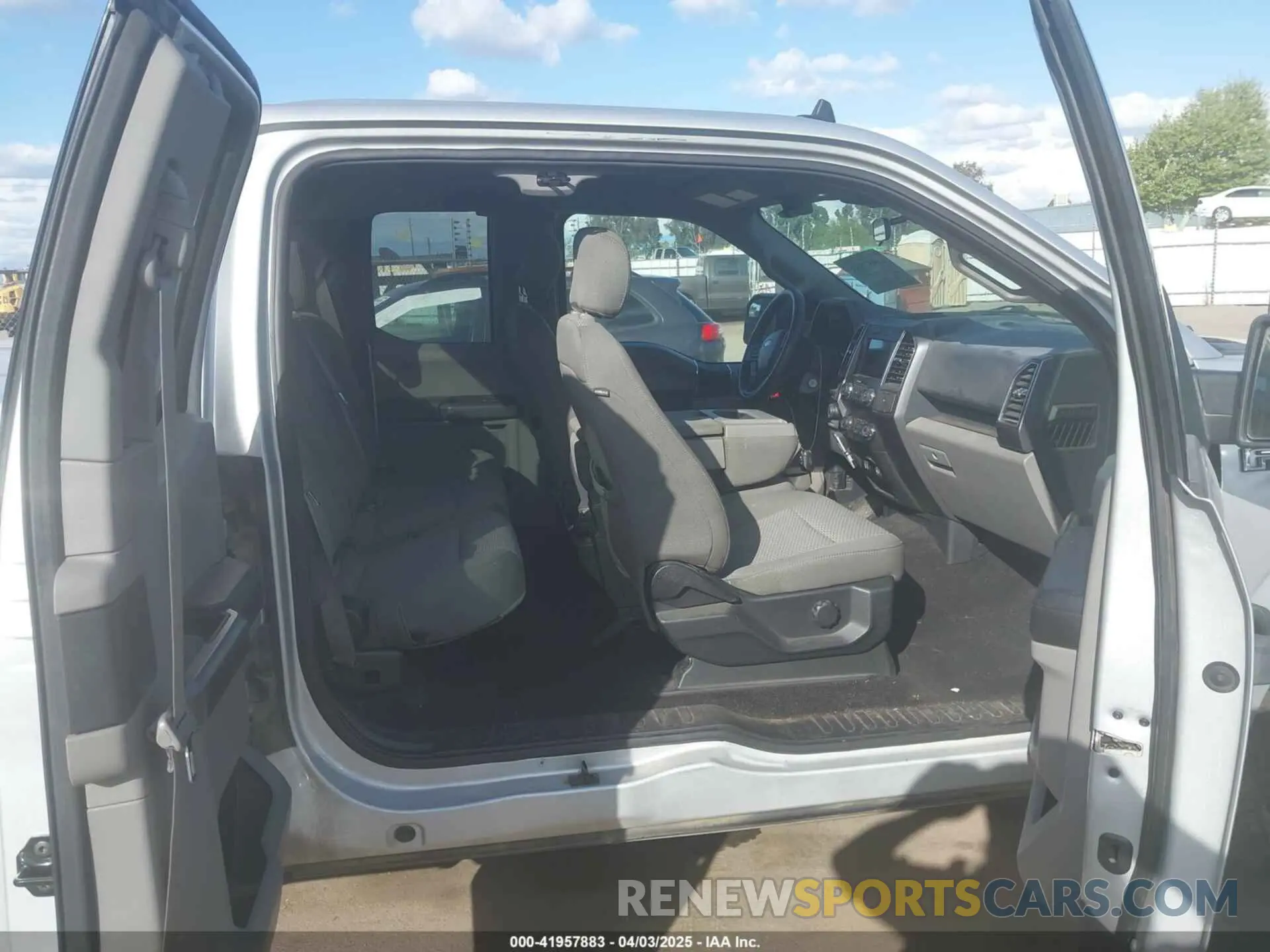 8 fotografías del automóvil dañado 1FTEX1C52KKD85213 FORD F-150 2019