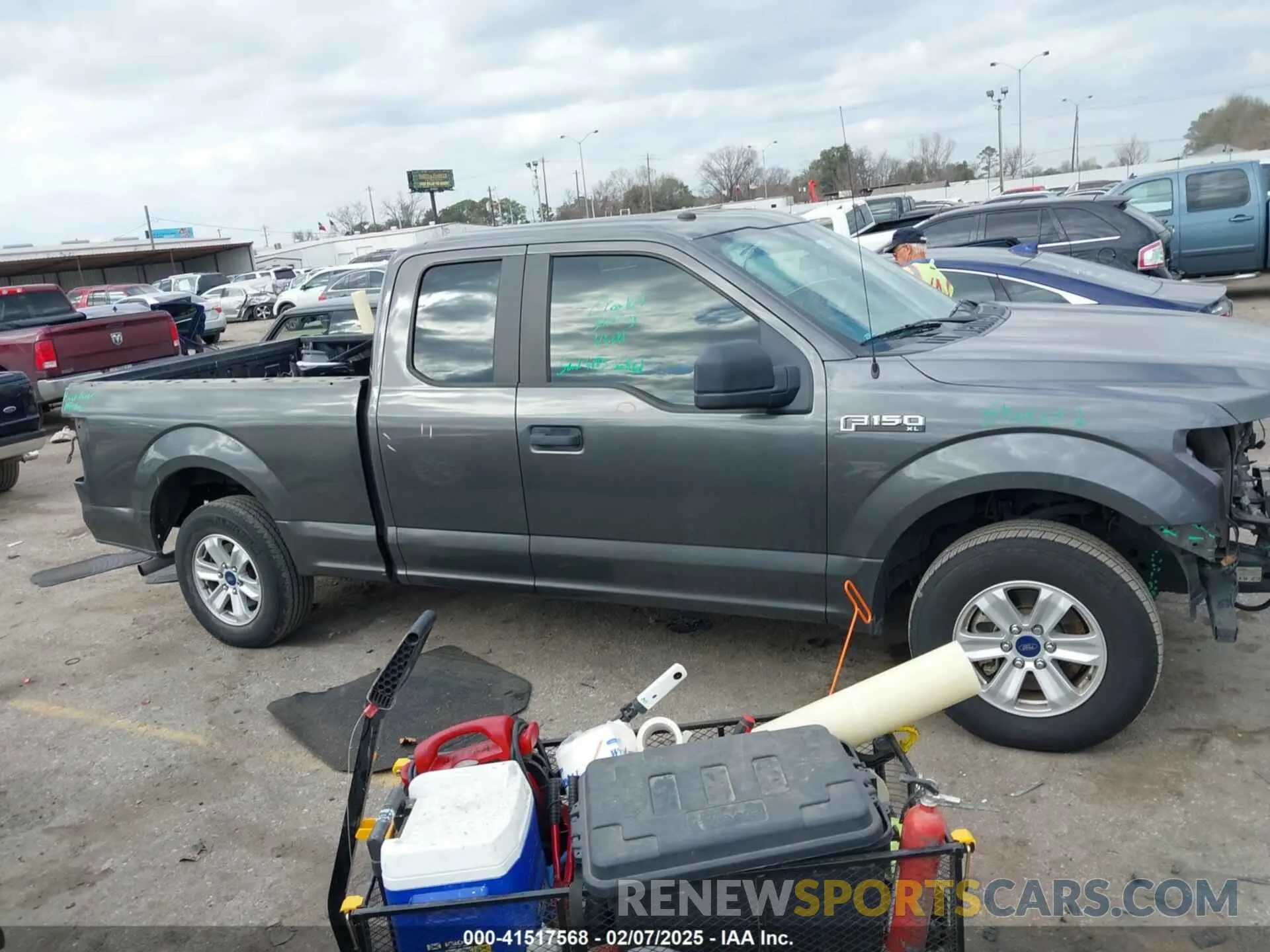 14 fotografías del automóvil dañado 1FTEX1CB2KKD32954 FORD F-150 2019