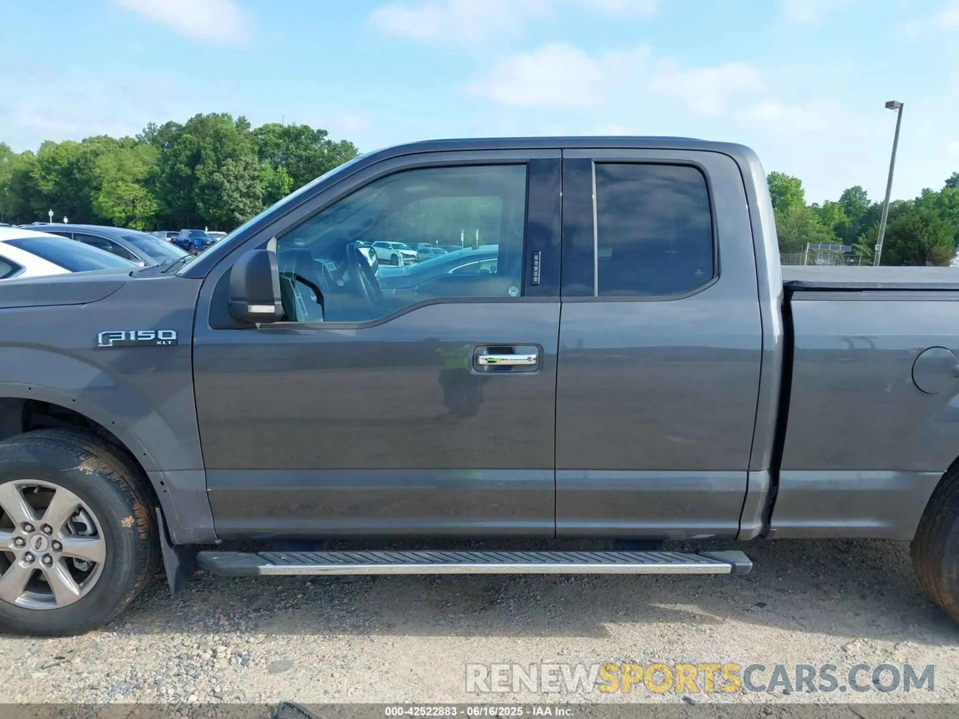 14 fotografías del automóvil dañado 1FTEX1CB8KKD31775 FORD F-150 2019