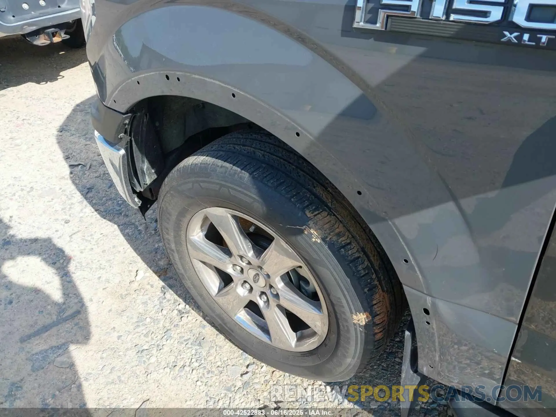 18 fotografías del automóvil dañado 1FTEX1CB8KKD31775 FORD F-150 2019