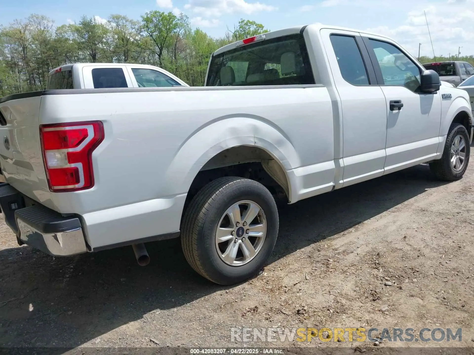 4 fotografías del automóvil dañado 1FTEX1CB9KFB64528 FORD F-150 2019