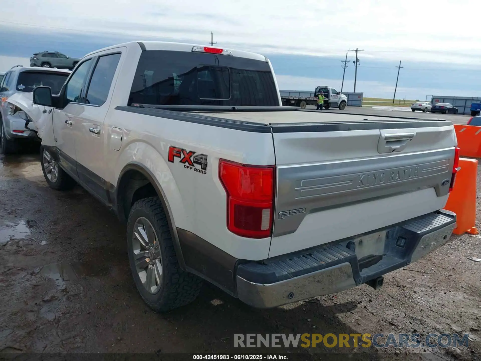 3 fotografías del automóvil dañado 1FTFW1E10KFC64819 FORD F-150 2019