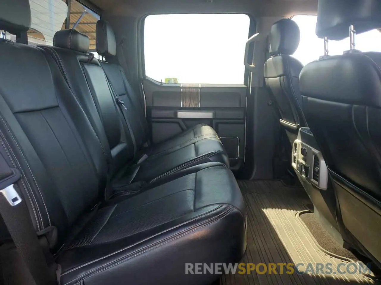 10 fotografías del automóvil dañado 1FTFW1E14KFA41716 FORD F-150 2019