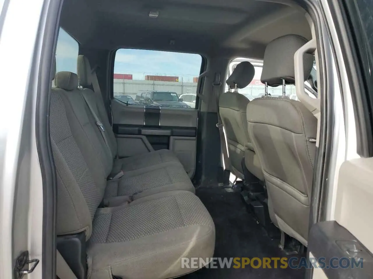 10 fotografías del automóvil dañado 1FTFW1E58KFB51302 FORD F-150 2019