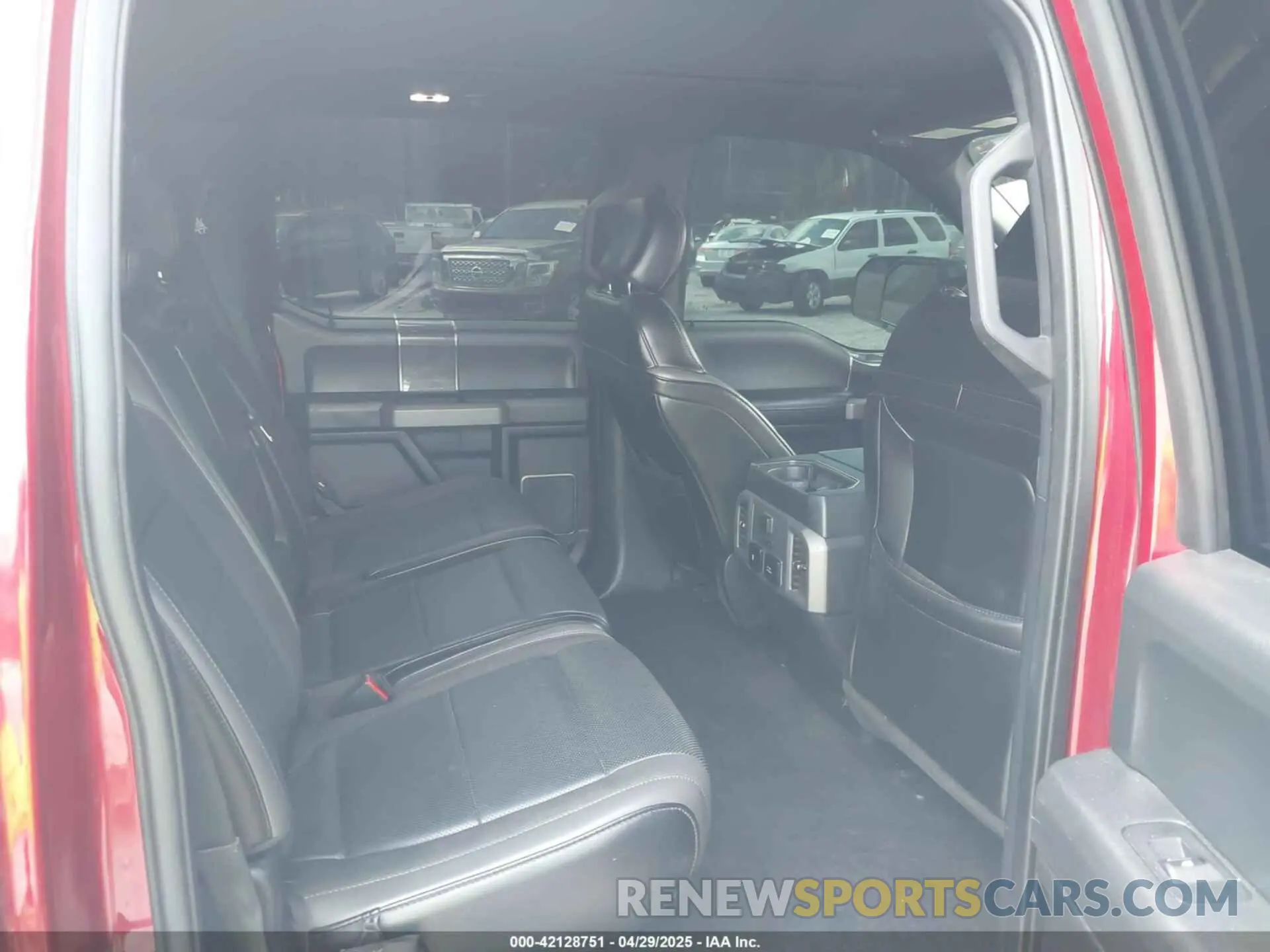 8 fotografías del automóvil dañado 1FTFW1RG4KFD16709 FORD F-150 2019