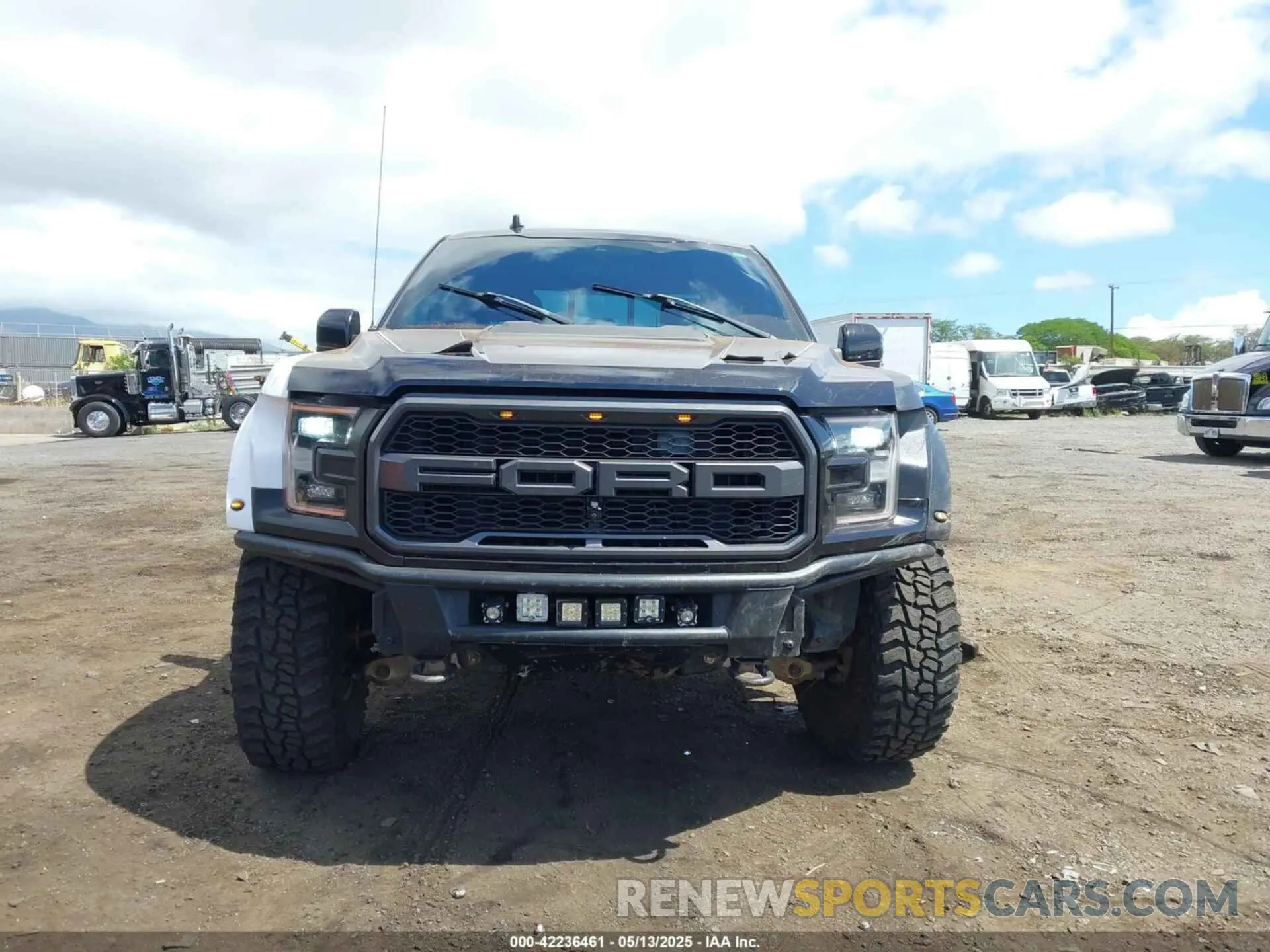 12 fotografías del automóvil dañado 1FTFW1RG5KFB36462 FORD F-150 2019