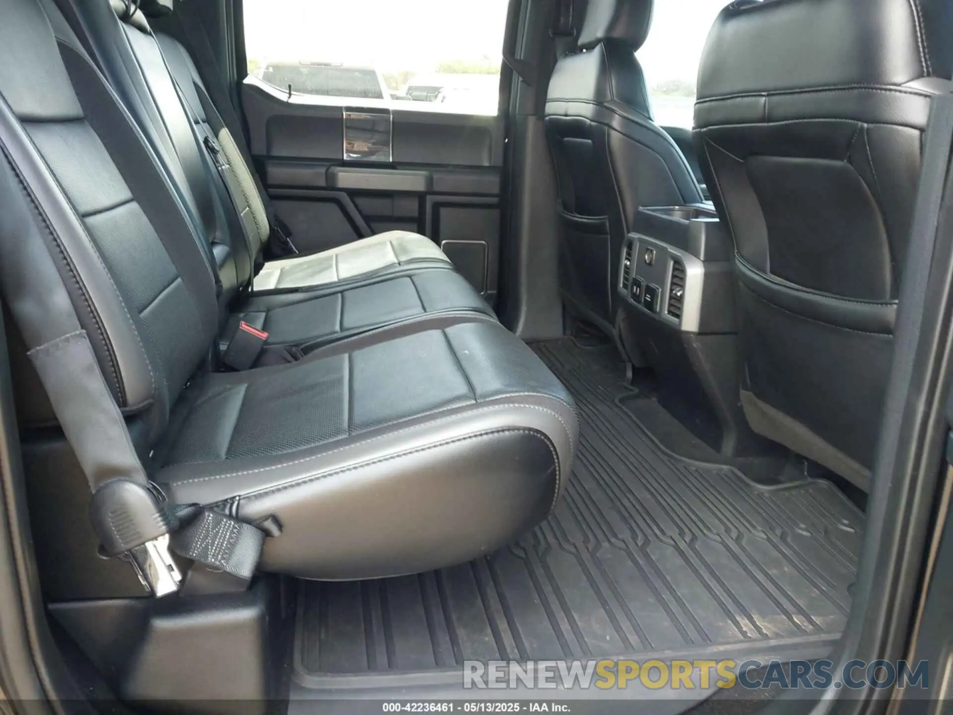 8 fotografías del automóvil dañado 1FTFW1RG5KFB36462 FORD F-150 2019
