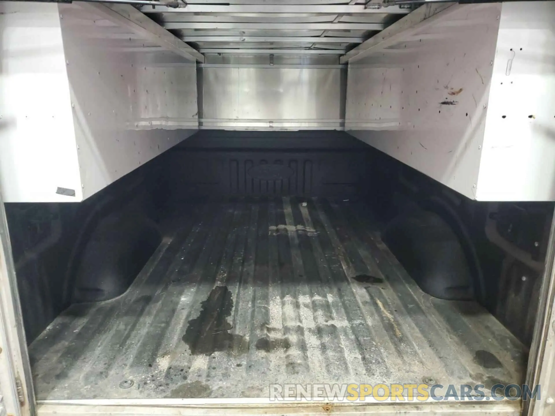 8 fotografías del automóvil dañado 1FTFX1E43KKE41443 FORD F-150 2019