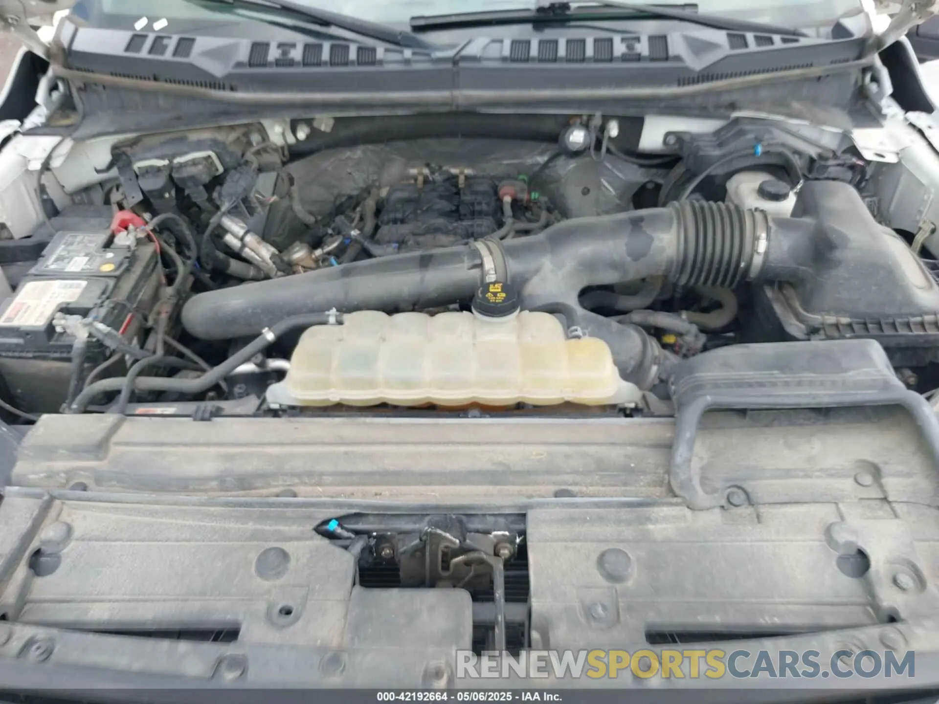 10 fotografías del automóvil dañado 1FTFX1E44KKC43468 FORD F-150 2019