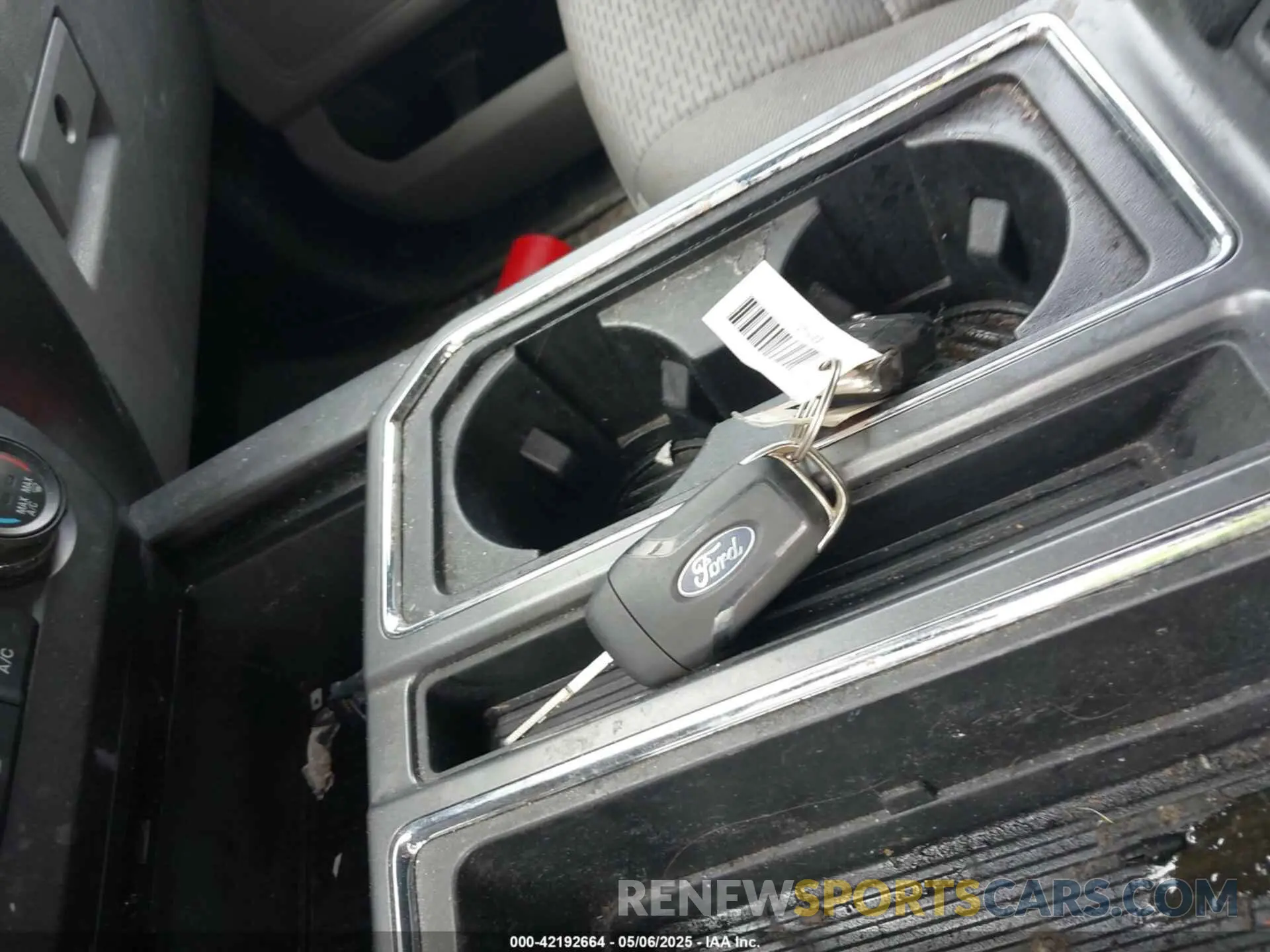 11 fotografías del automóvil dañado 1FTFX1E44KKC43468 FORD F-150 2019
