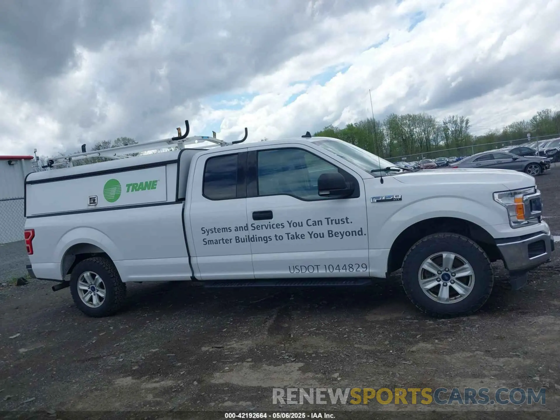 13 fotografías del automóvil dañado 1FTFX1E44KKC43468 FORD F-150 2019