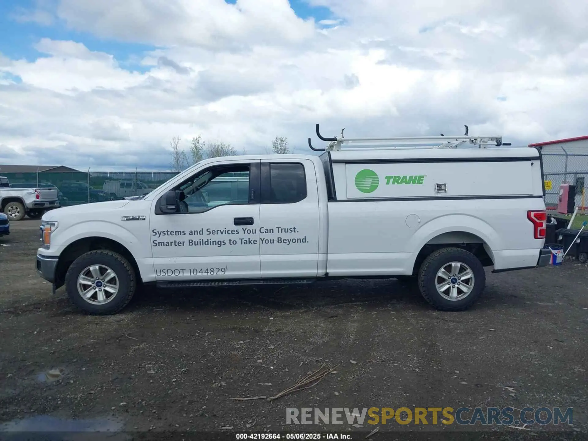 14 fotografías del automóvil dañado 1FTFX1E44KKC43468 FORD F-150 2019