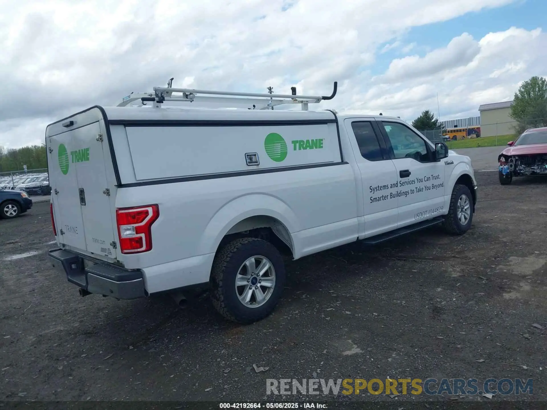 4 fotografías del automóvil dañado 1FTFX1E44KKC43468 FORD F-150 2019
