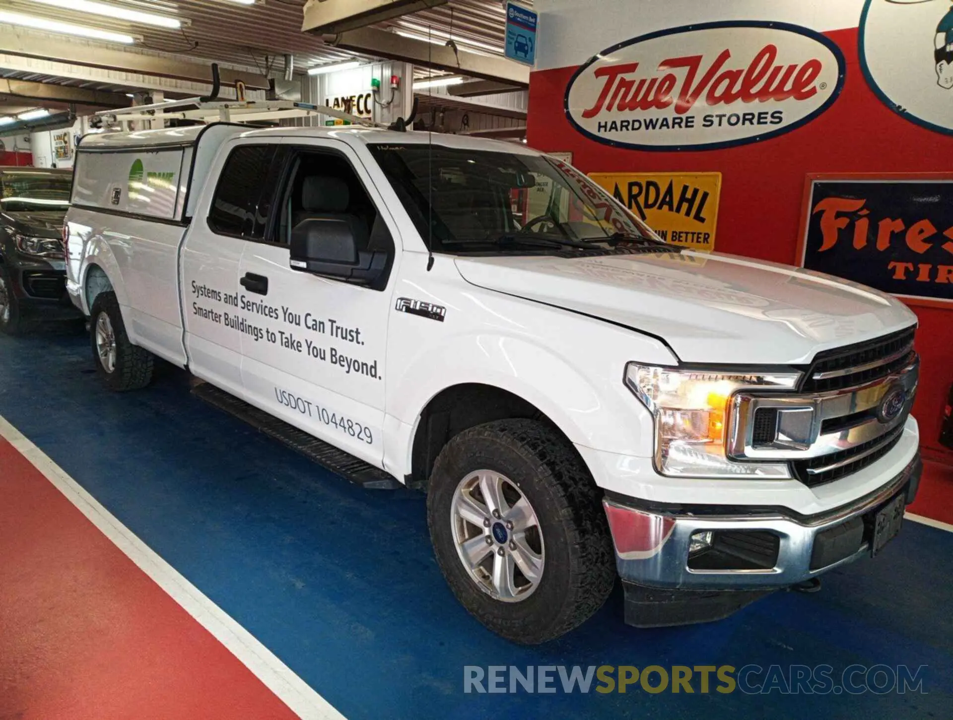 14 fotografías del automóvil dañado 1FTFX1E48KKC43585 FORD F-150 2019