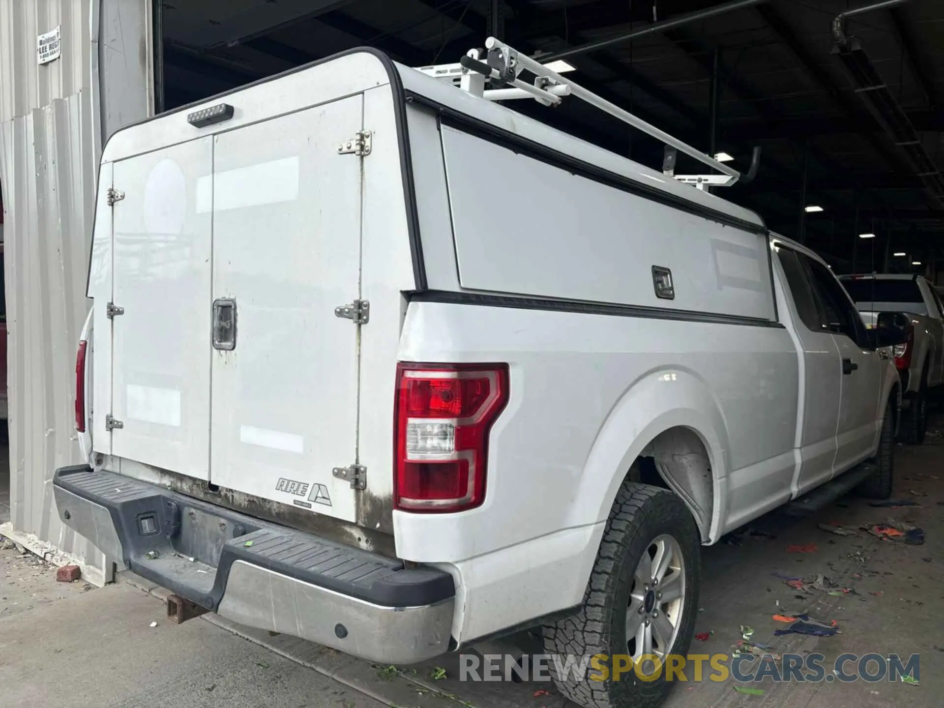 16 fotografías del automóvil dañado 1FTFX1E48KKC43585 FORD F-150 2019