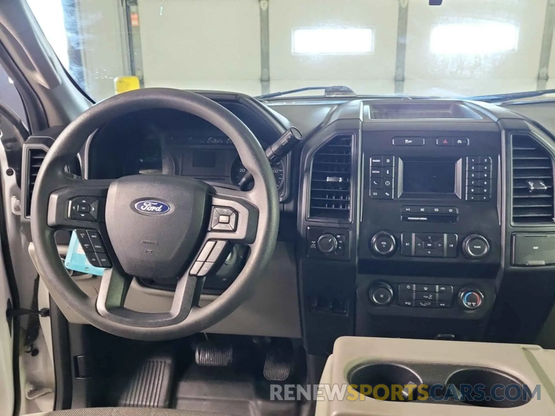 24 fotografías del automóvil dañado 1FTFX1E51KKD83194 FORD F-150 2019
