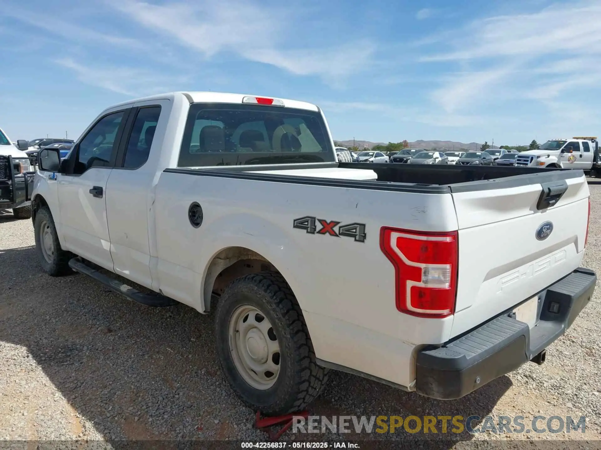 14 fotografías del automóvil dañado 1FTFX1E52KKC37242 FORD F-150 2019