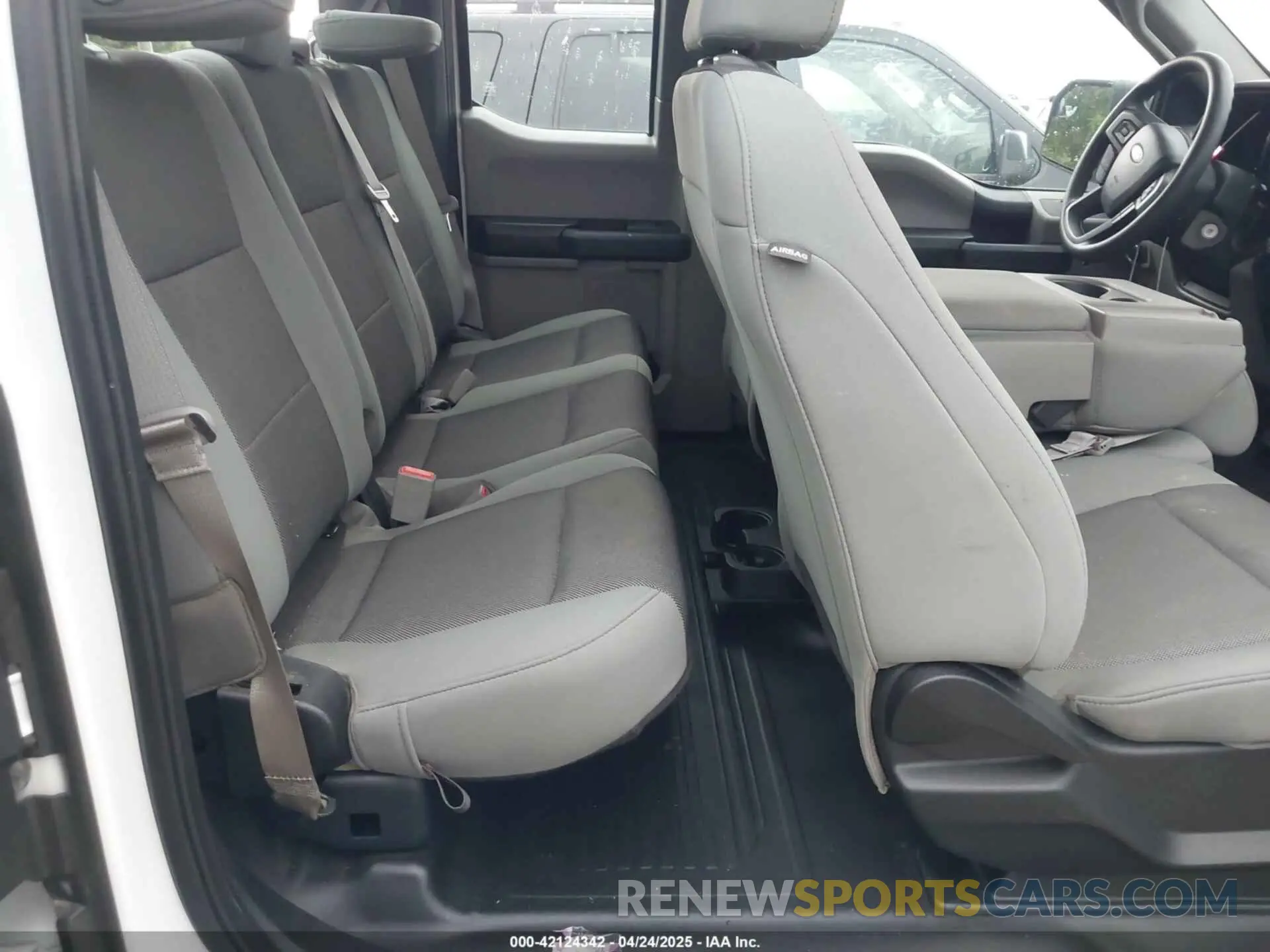 8 fotografías del automóvil dañado 1FTFX1E52KKD85150 FORD F-150 2019