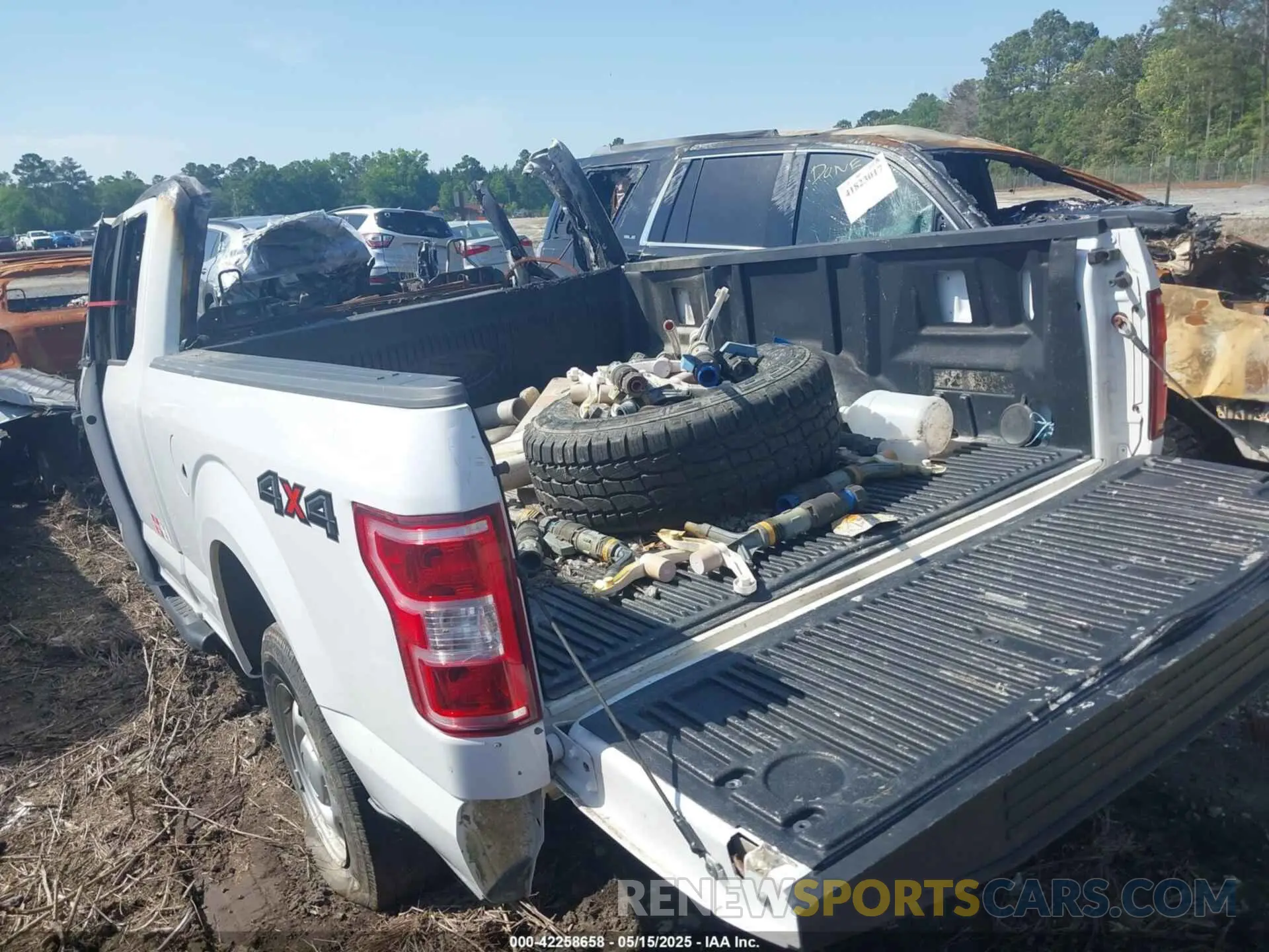 3 fotografías del automóvil dañado 1FTFX1E56KKE98311 FORD F-150 2019