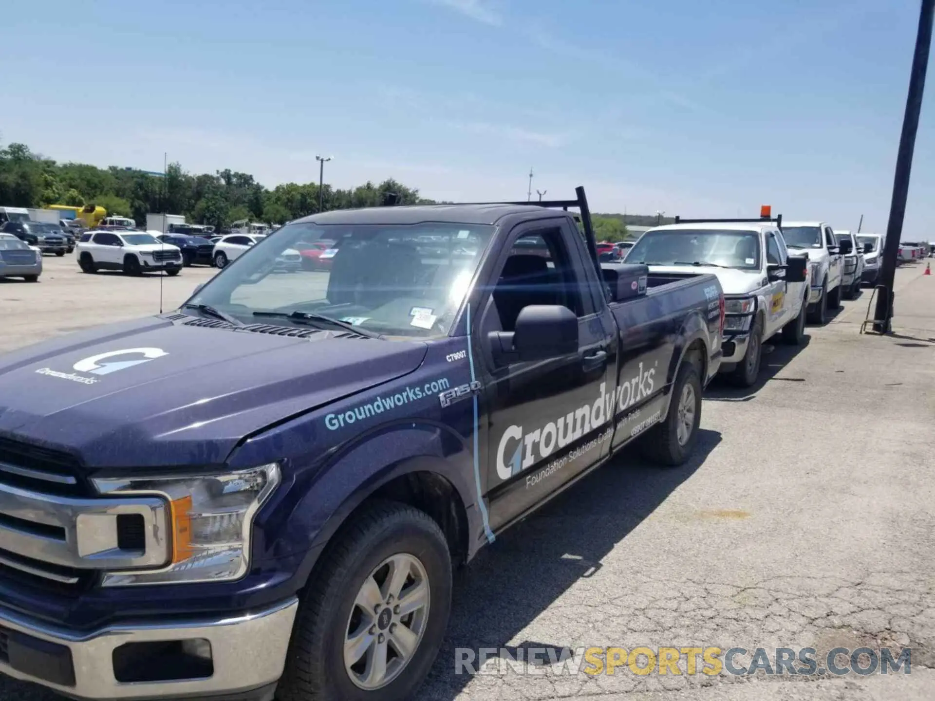 15 fotografías del automóvil dañado 1FTMF1C58KKC79007 FORD F-150 2019