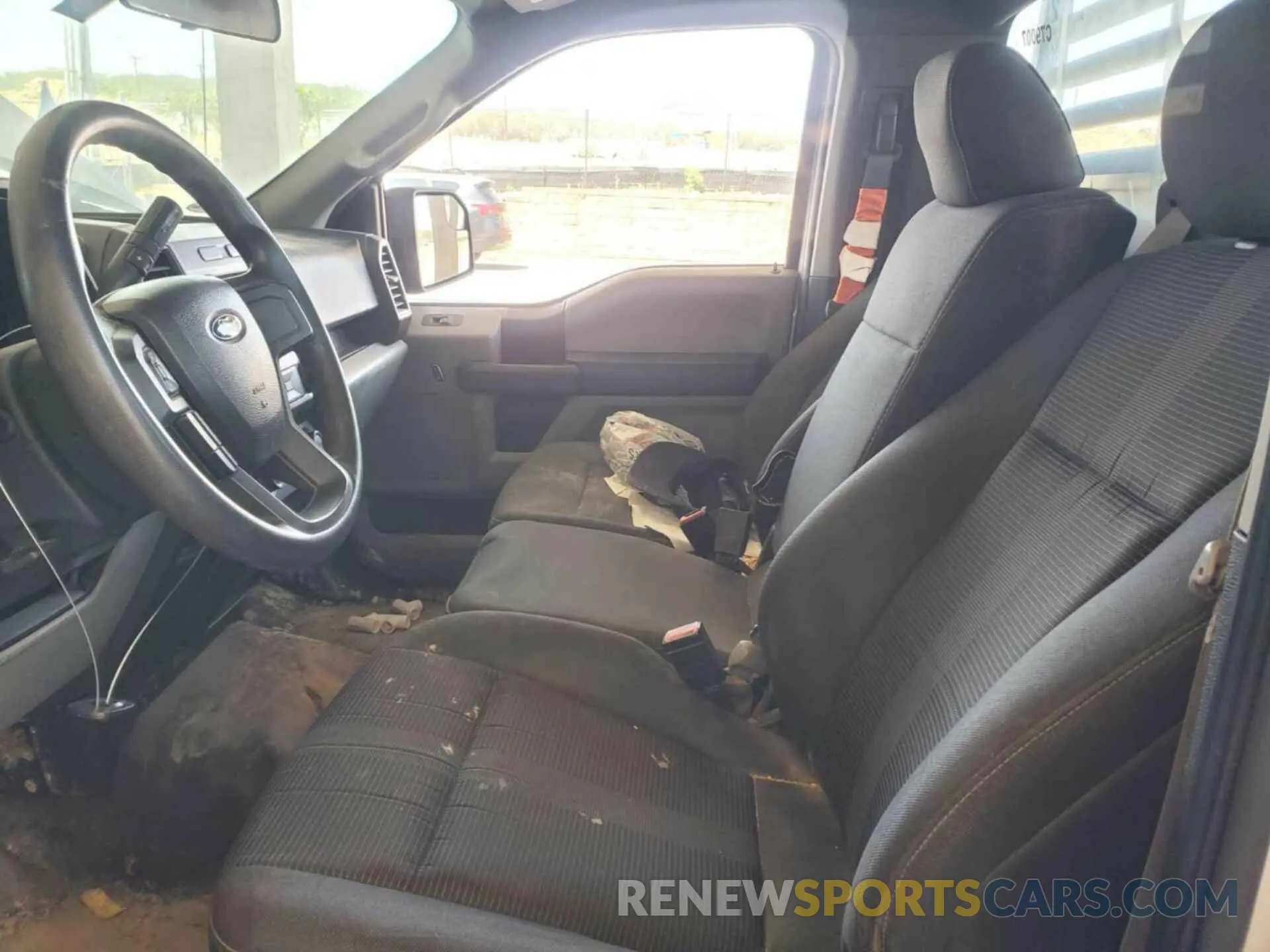 7 fotografías del automóvil dañado 1FTMF1C58KKC79007 FORD F-150 2019