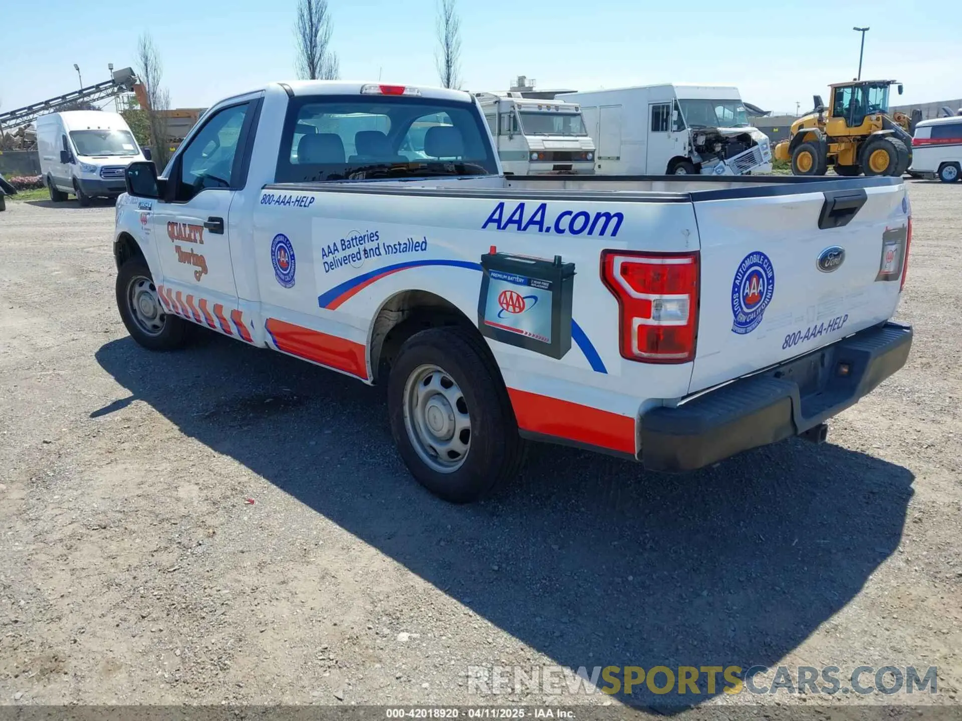 3 fotografías del automóvil dañado 1FTMF1CB3KKC86887 FORD F-150 2019