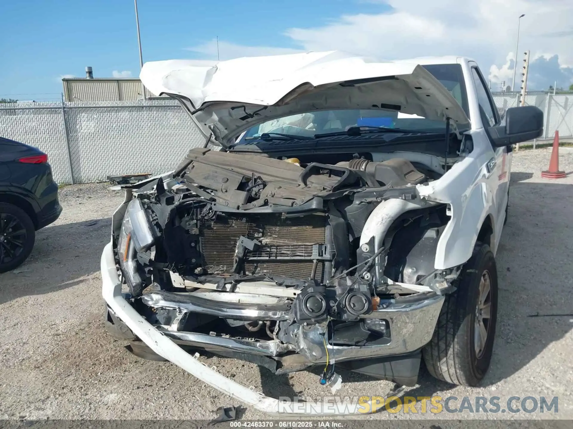 6 fotografías del automóvil dañado 1FTMF1CB3KKD35652 FORD F-150 2019