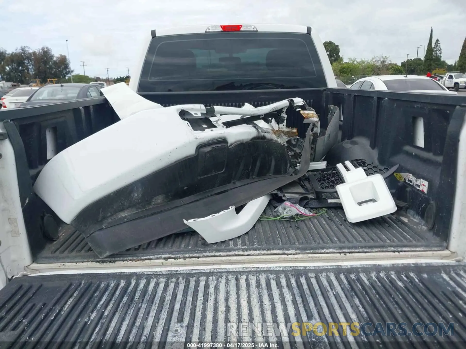 20 fotografías del automóvil dañado 1FTMF1CB5KKC05498 FORD F-150 2019