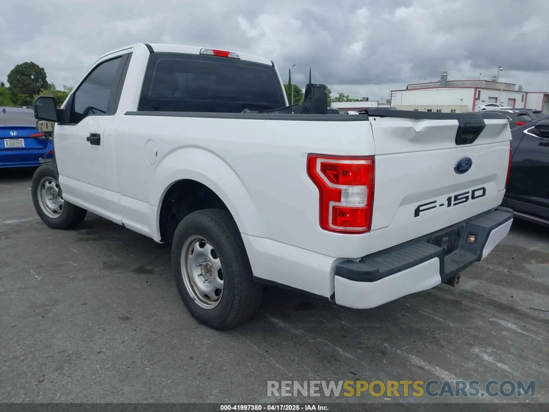 3 fotografías del automóvil dañado 1FTMF1CB5KKC05498 FORD F-150 2019