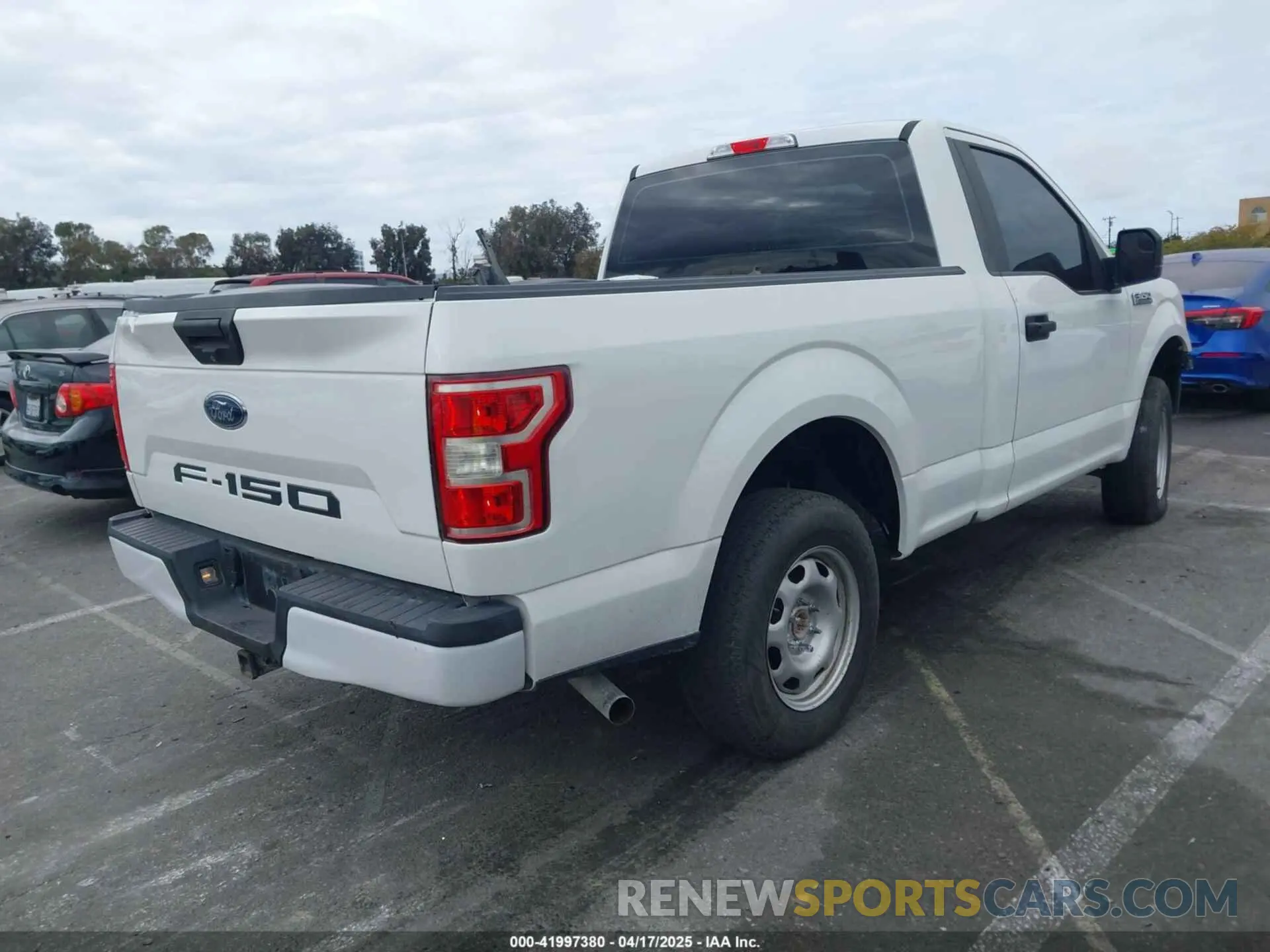 4 fotografías del automóvil dañado 1FTMF1CB5KKC05498 FORD F-150 2019