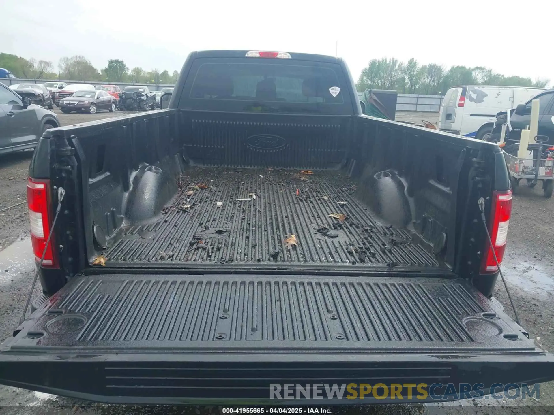 8 fotografías del automóvil dañado 1FTMF1CB7KKD87222 FORD F-150 2019