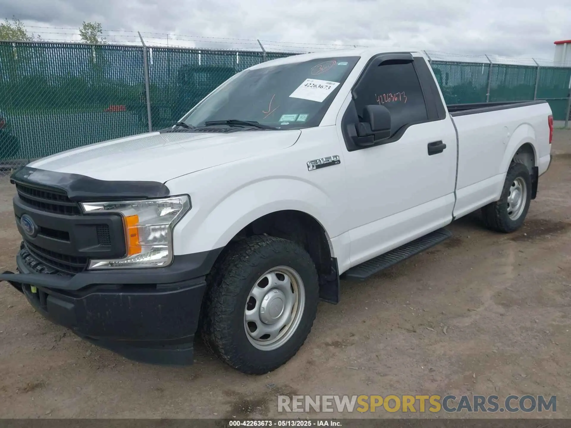 2 fotografías del automóvil dañado 1FTMF1CP6KKF11931 FORD F-150 2019