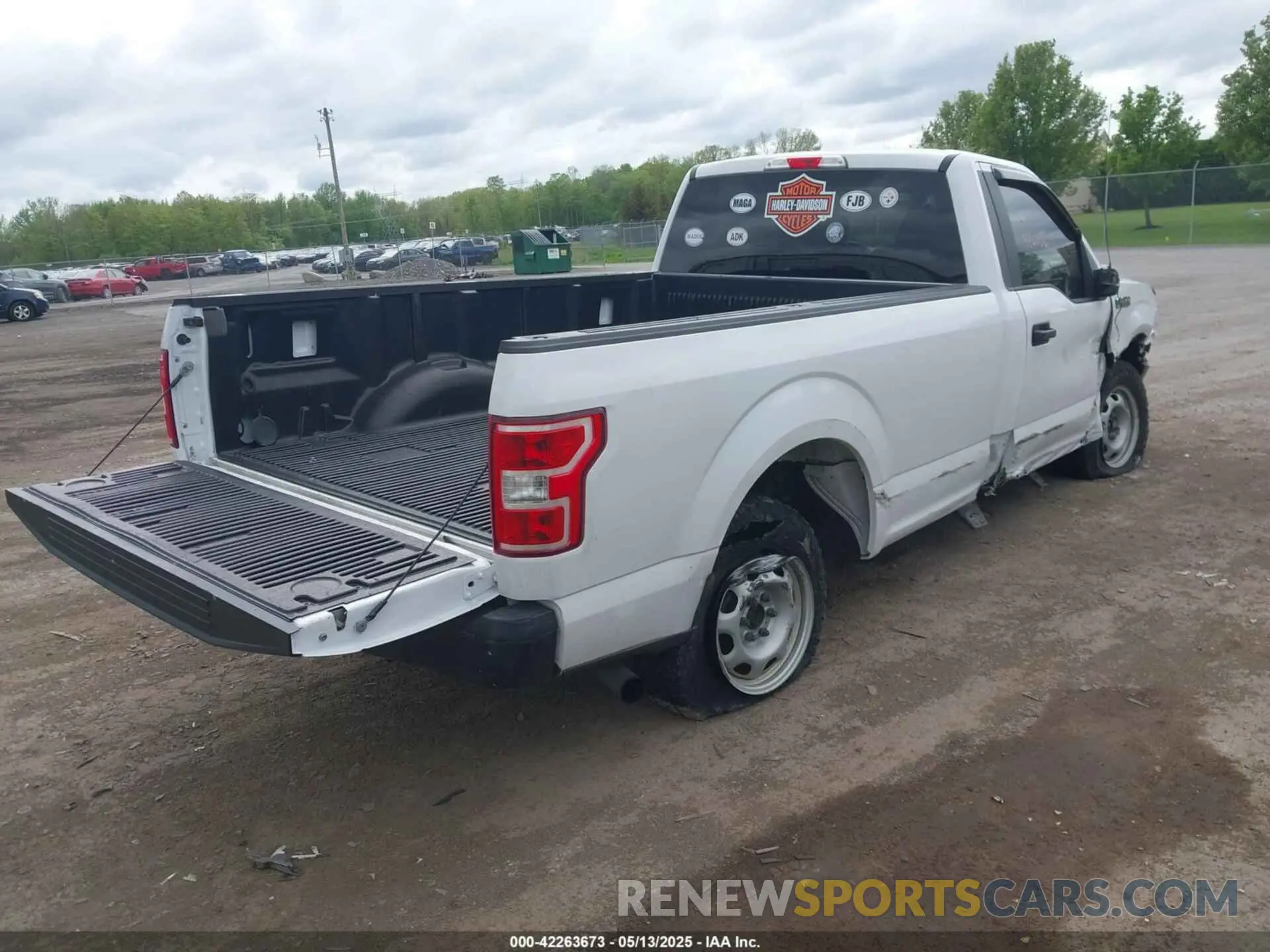4 fotografías del automóvil dañado 1FTMF1CP6KKF11931 FORD F-150 2019