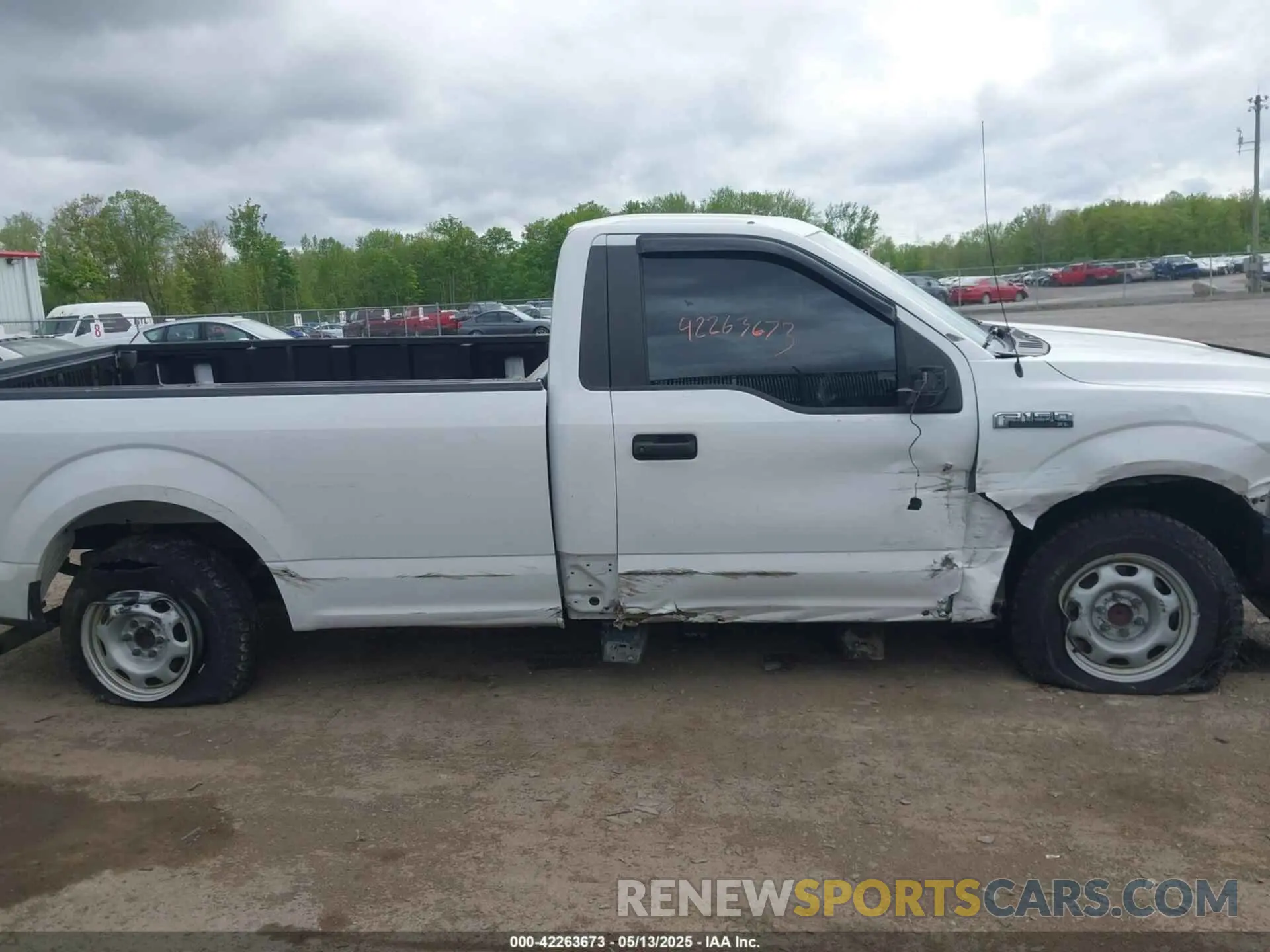 6 fotografías del automóvil dañado 1FTMF1CP6KKF11931 FORD F-150 2019