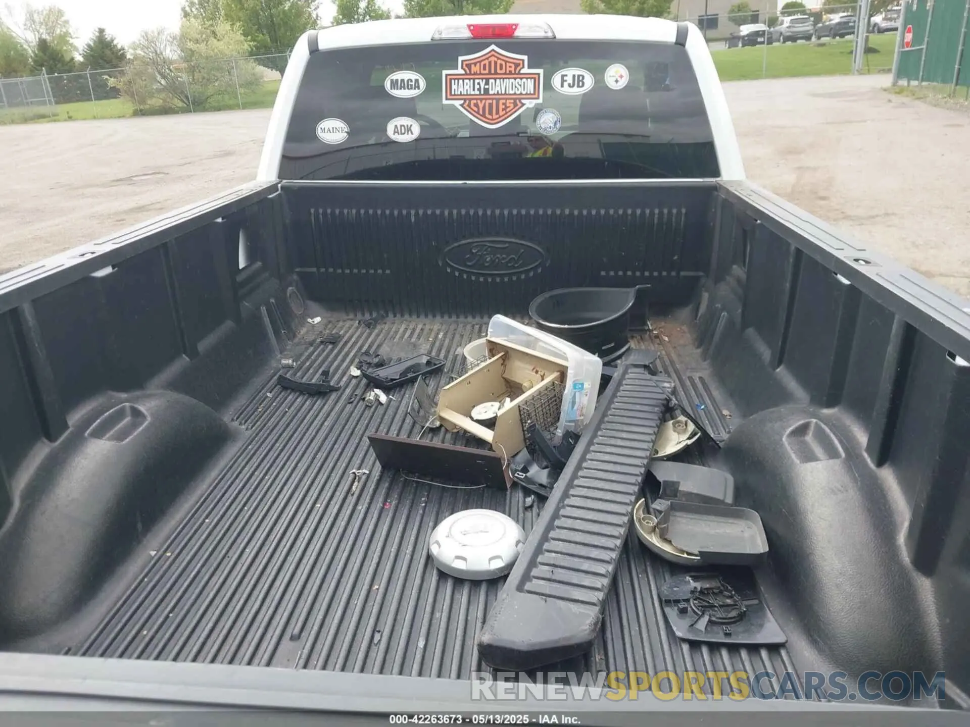 8 fotografías del automóvil dañado 1FTMF1CP6KKF11931 FORD F-150 2019