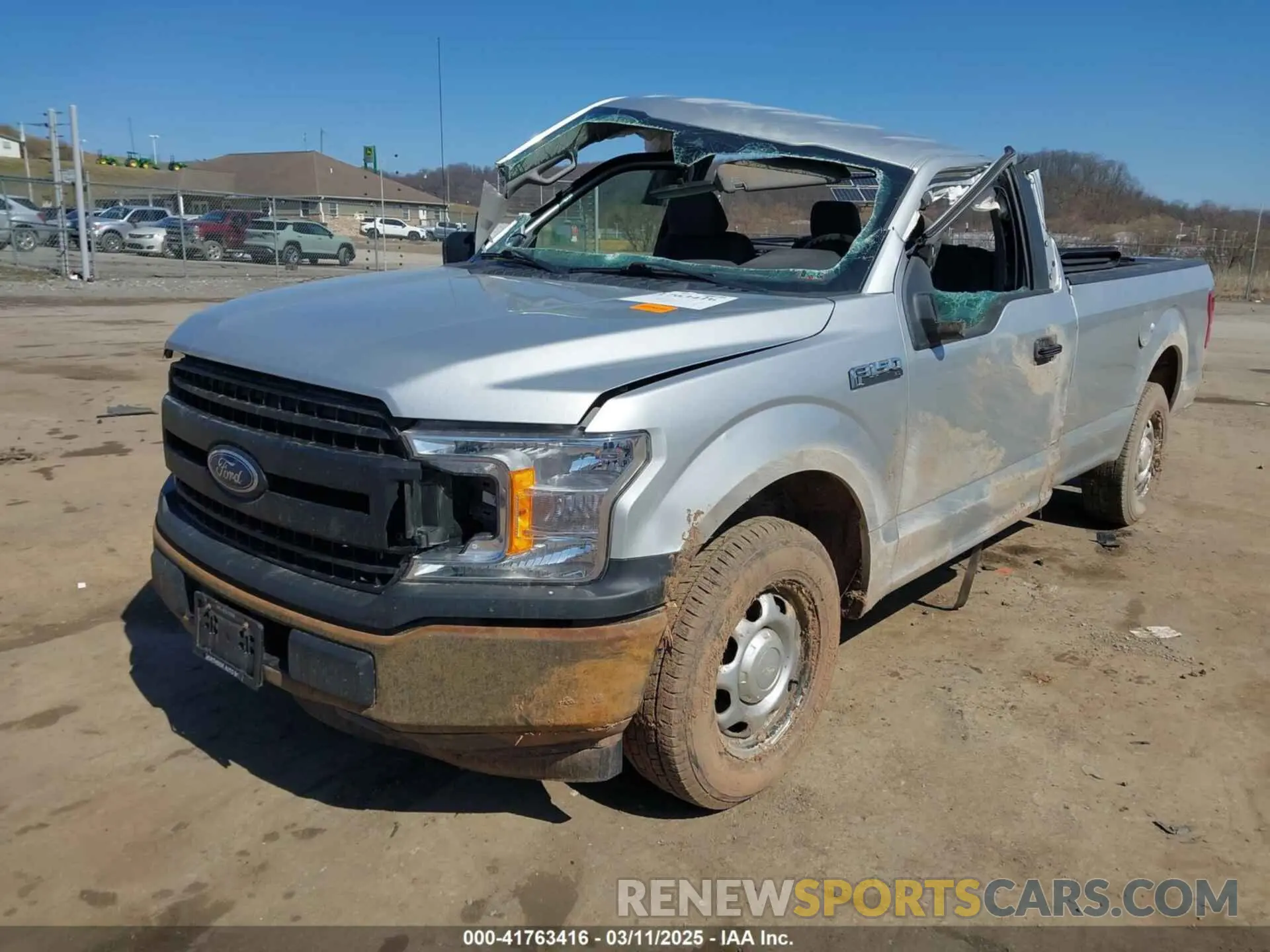 2 fotografías del automóvil dañado 1FTMF1CPXKKC81522 FORD F-150 2019