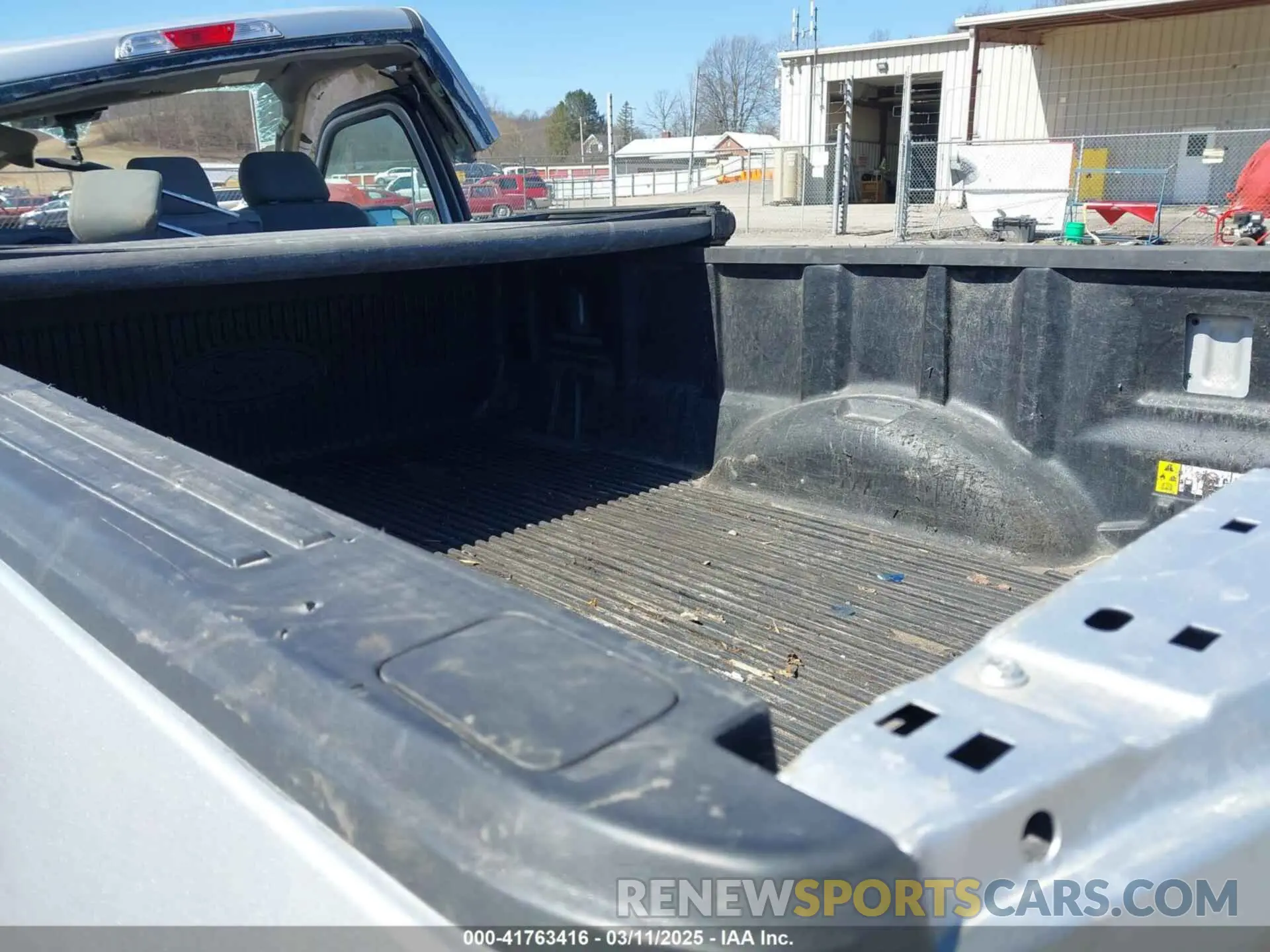 8 fotografías del automóvil dañado 1FTMF1CPXKKC81522 FORD F-150 2019