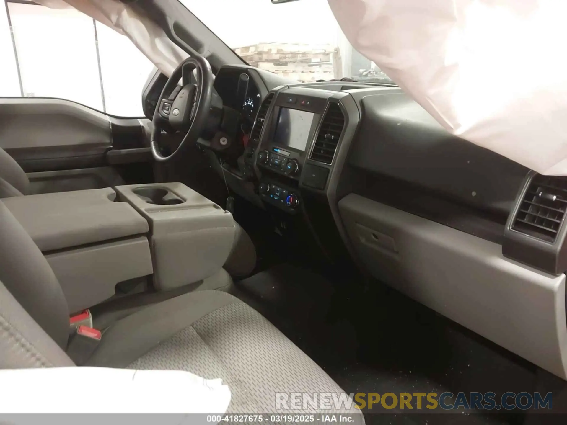 5 fotografías del automóvil dañado 1FTMF1E56KKD73061 FORD F-150 2019
