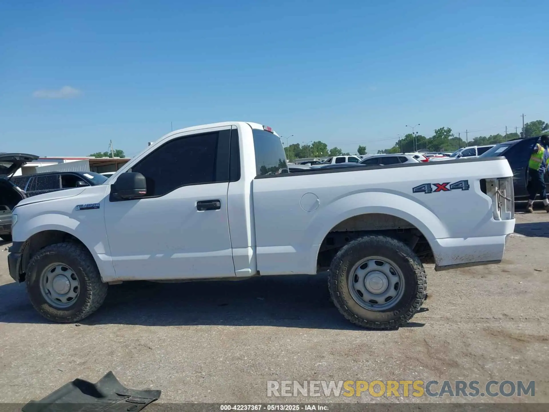 14 fotografías del automóvil dañado 1FTMF1E57KKC99990 FORD F-150 2019