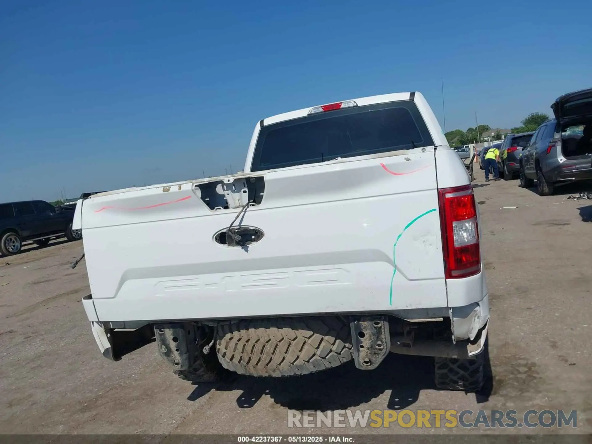 16 fotografías del automóvil dañado 1FTMF1E57KKC99990 FORD F-150 2019