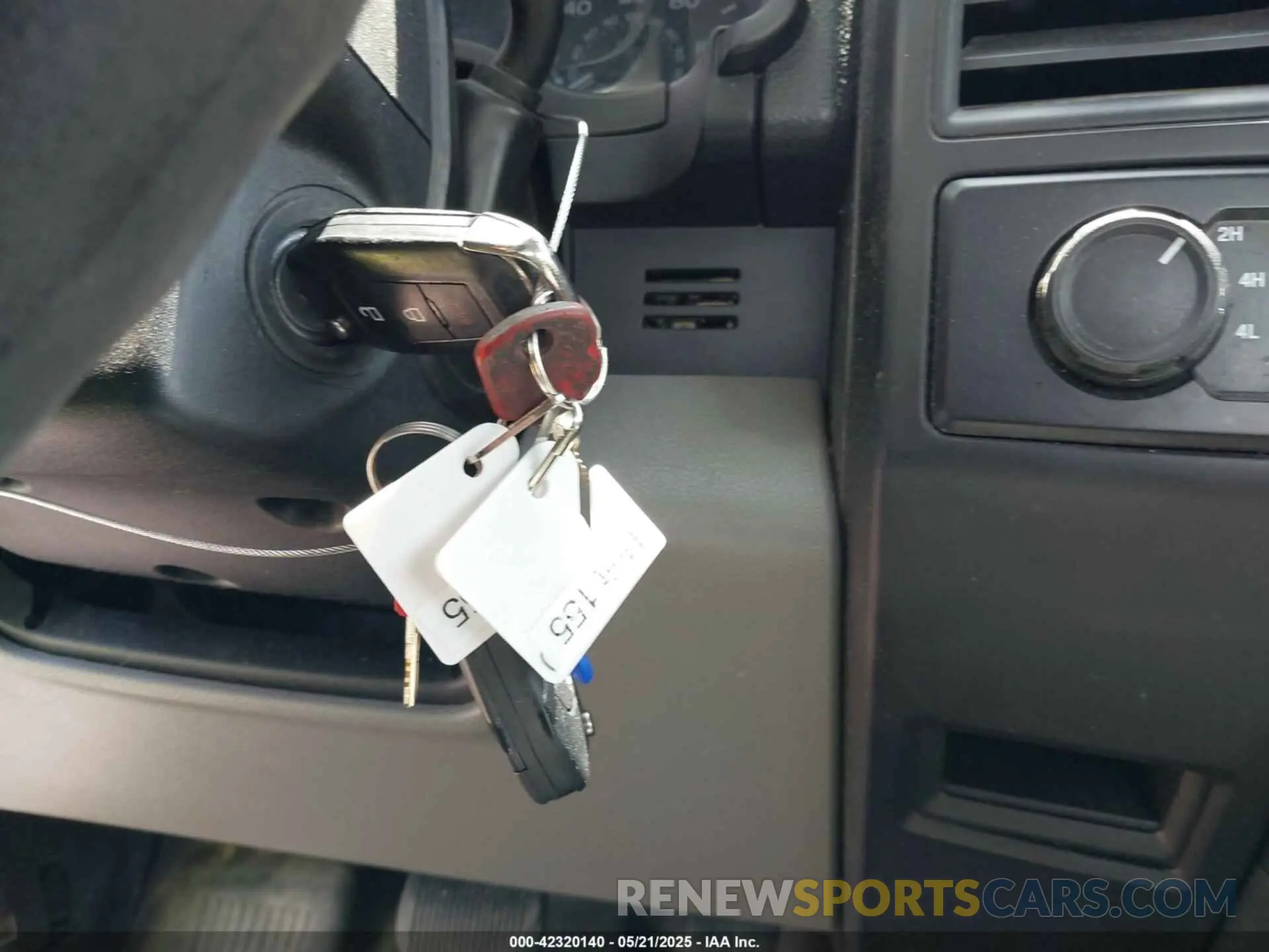 11 fotografías del automóvil dañado 1FTMF1EB1KKF02684 FORD F-150 2019