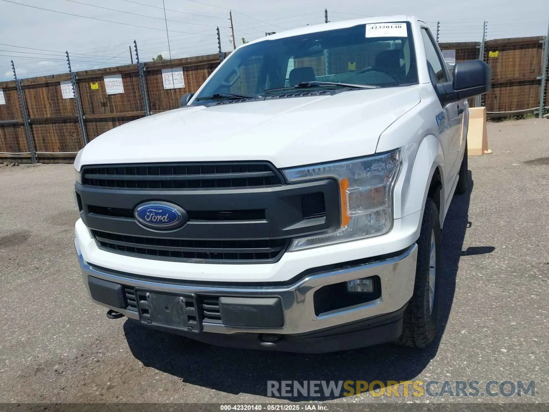 12 fotografías del automóvil dañado 1FTMF1EB1KKF02684 FORD F-150 2019