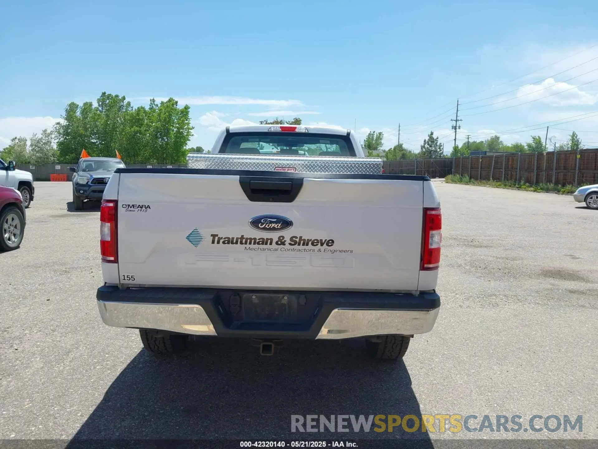 16 fotografías del automóvil dañado 1FTMF1EB1KKF02684 FORD F-150 2019