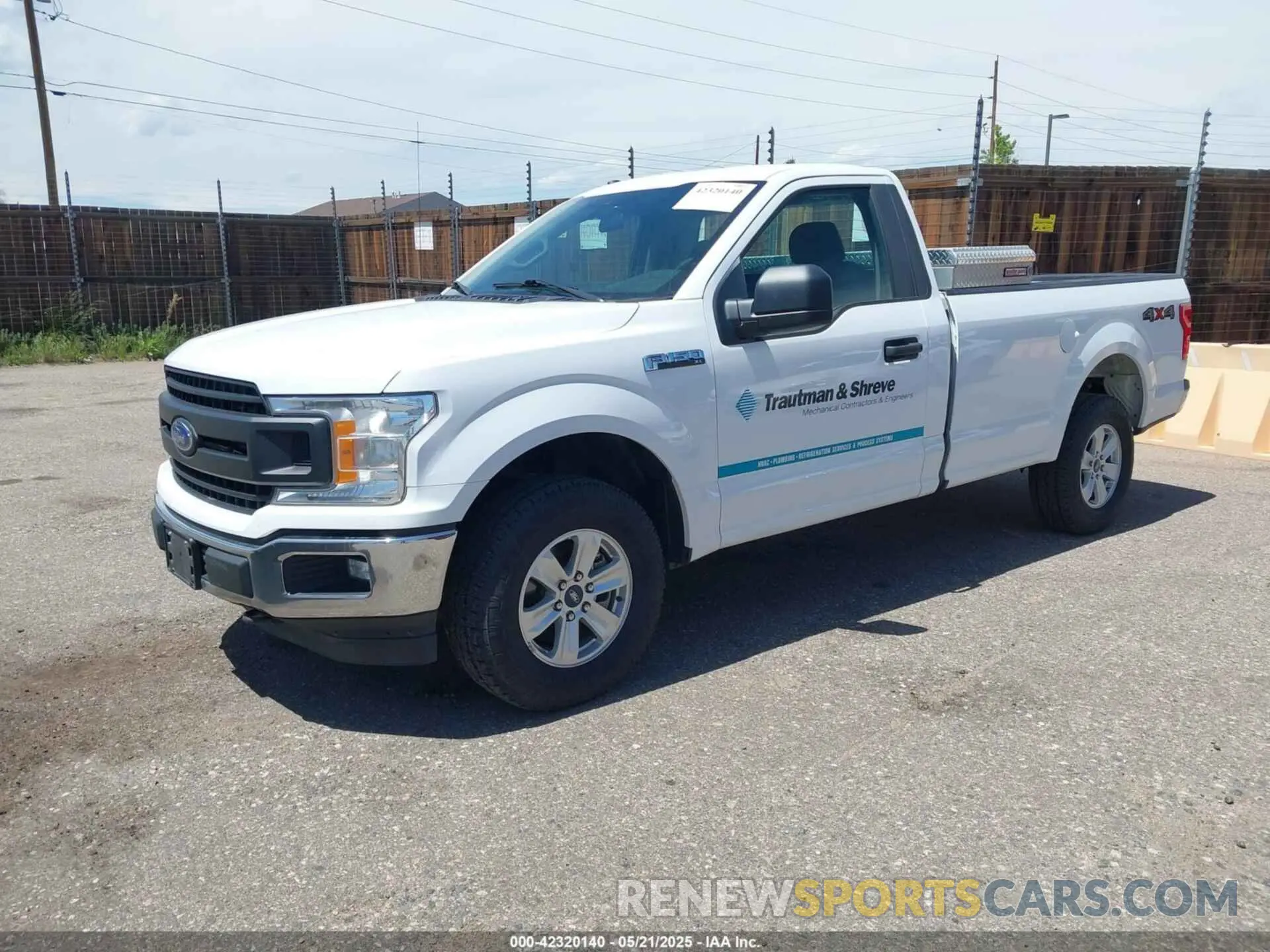 2 fotografías del automóvil dañado 1FTMF1EB1KKF02684 FORD F-150 2019